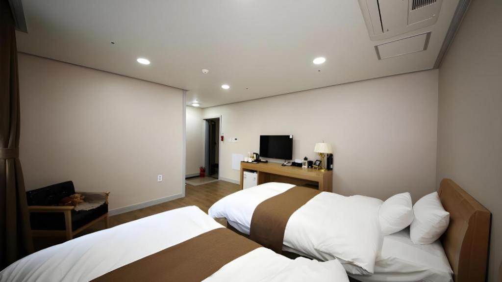 Hotel Aroha Seogwipo-stad Buitenkant foto