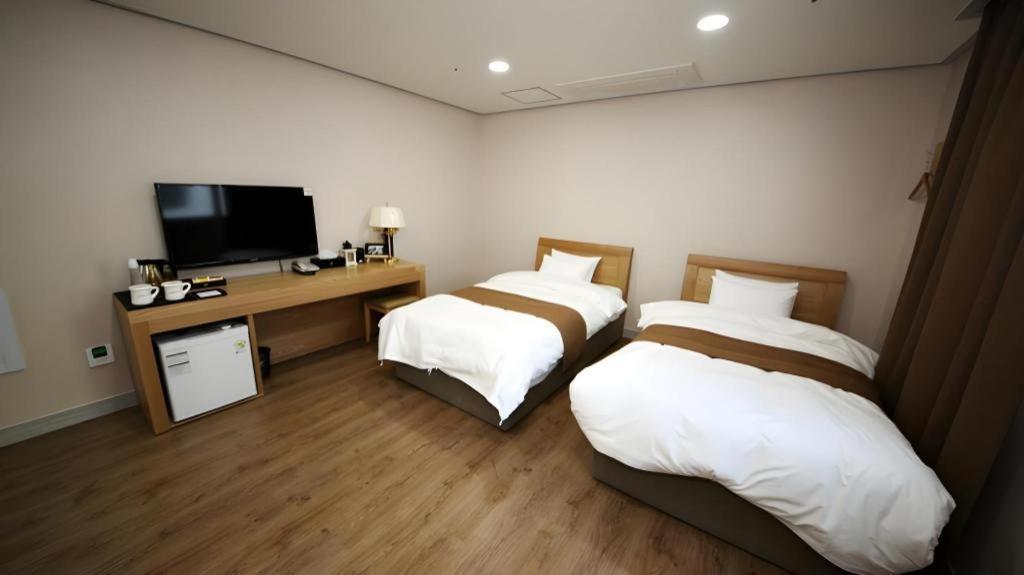 Hotel Aroha Seogwipo-stad Buitenkant foto