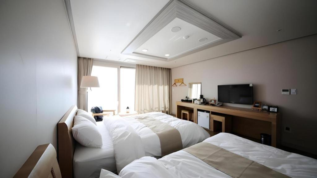 Hotel Aroha Seogwipo-stad Buitenkant foto