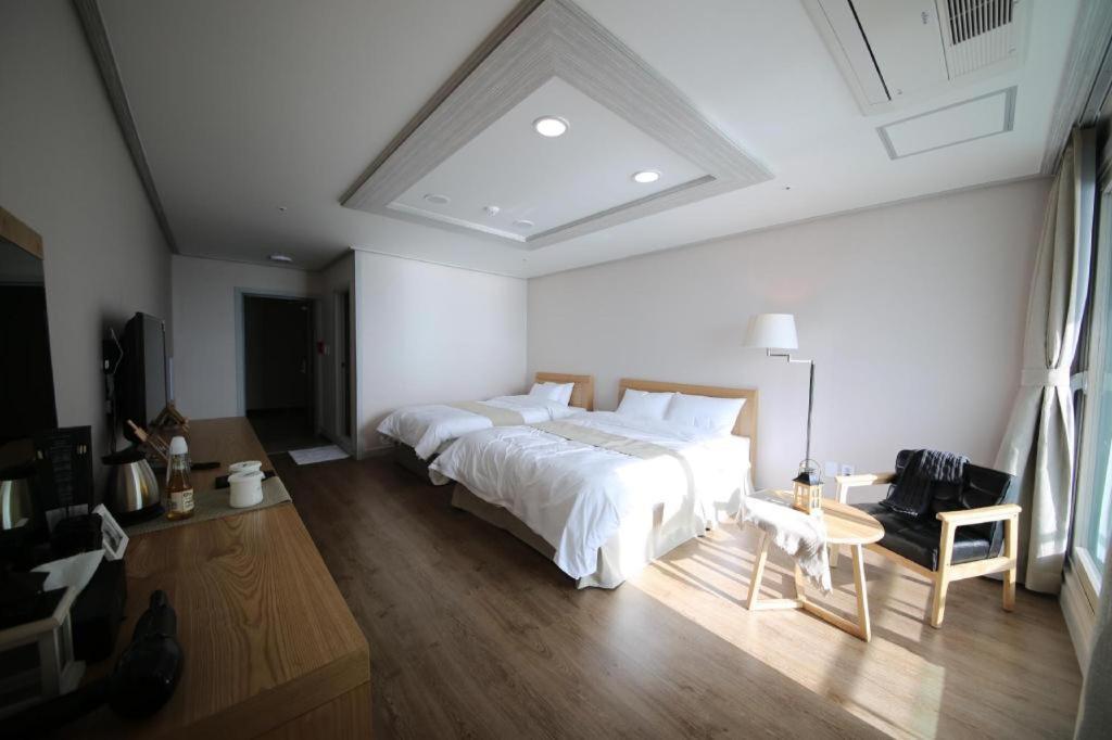 Hotel Aroha Seogwipo-stad Buitenkant foto