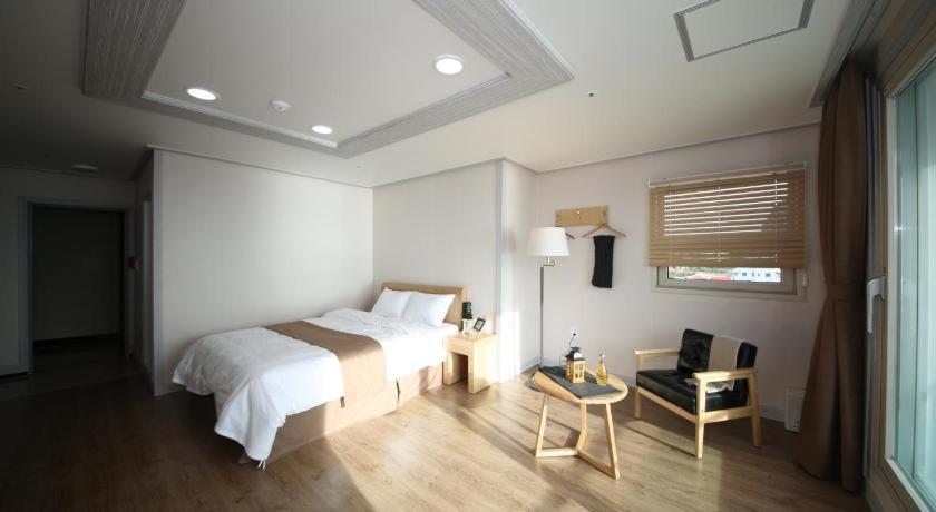 Hotel Aroha Seogwipo-stad Buitenkant foto
