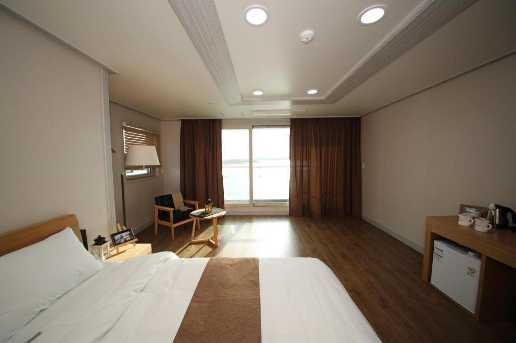 Hotel Aroha Seogwipo-stad Buitenkant foto