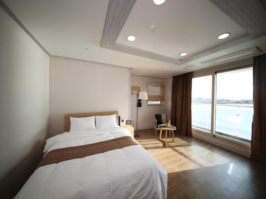 Hotel Aroha Seogwipo-stad Buitenkant foto