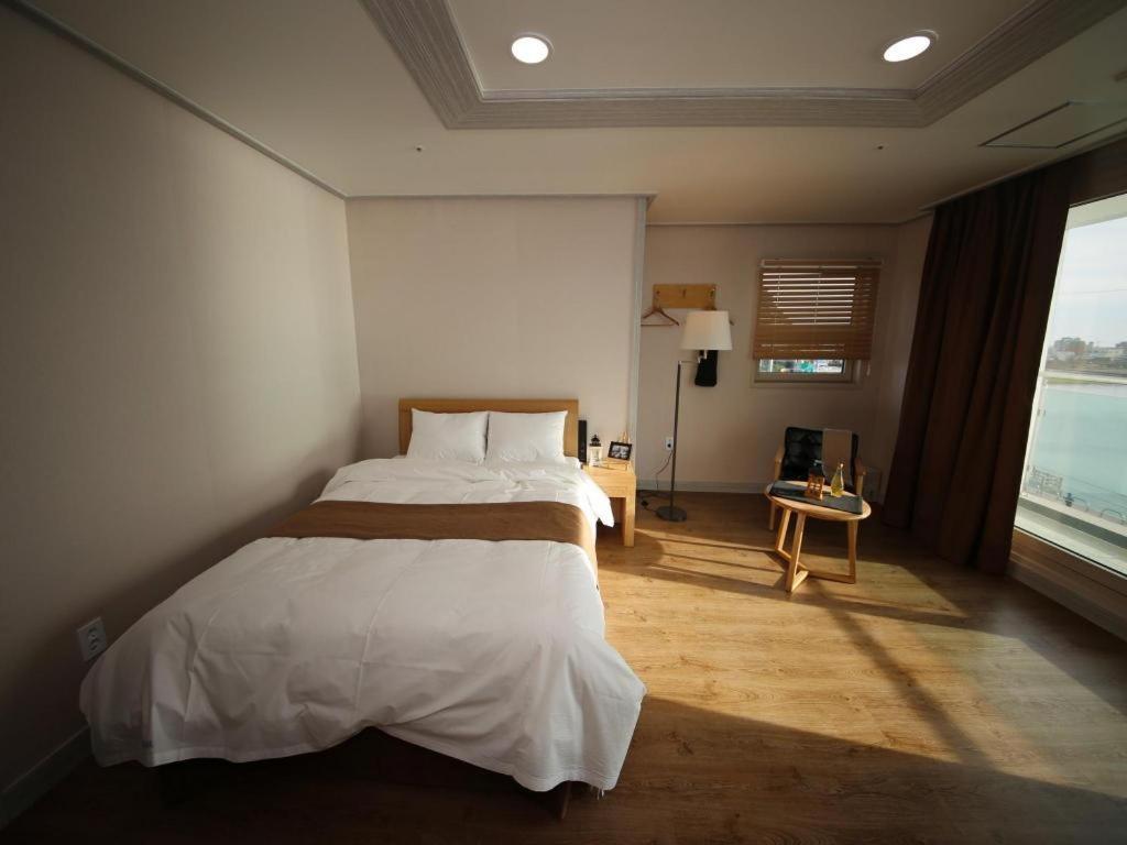 Hotel Aroha Seogwipo-stad Buitenkant foto