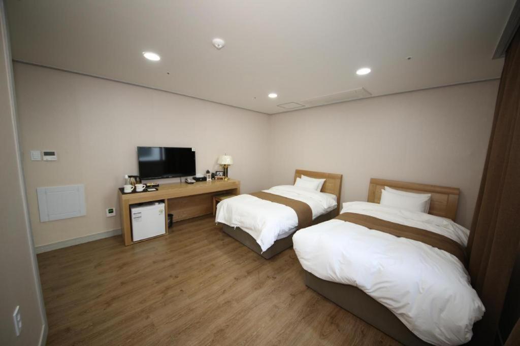 Hotel Aroha Seogwipo-stad Buitenkant foto