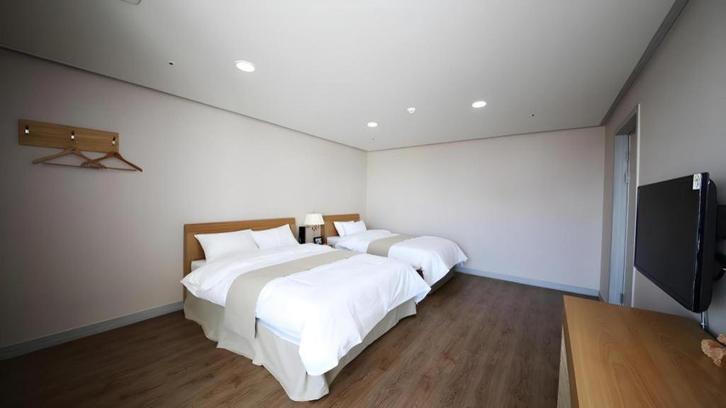 Hotel Aroha Seogwipo-stad Buitenkant foto